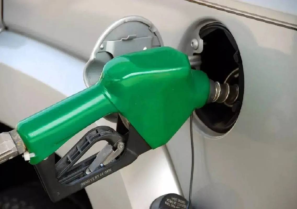 Nayara Energy Cuts Petrol Rs 5, Diesel Rs 3 - News Karnataka
