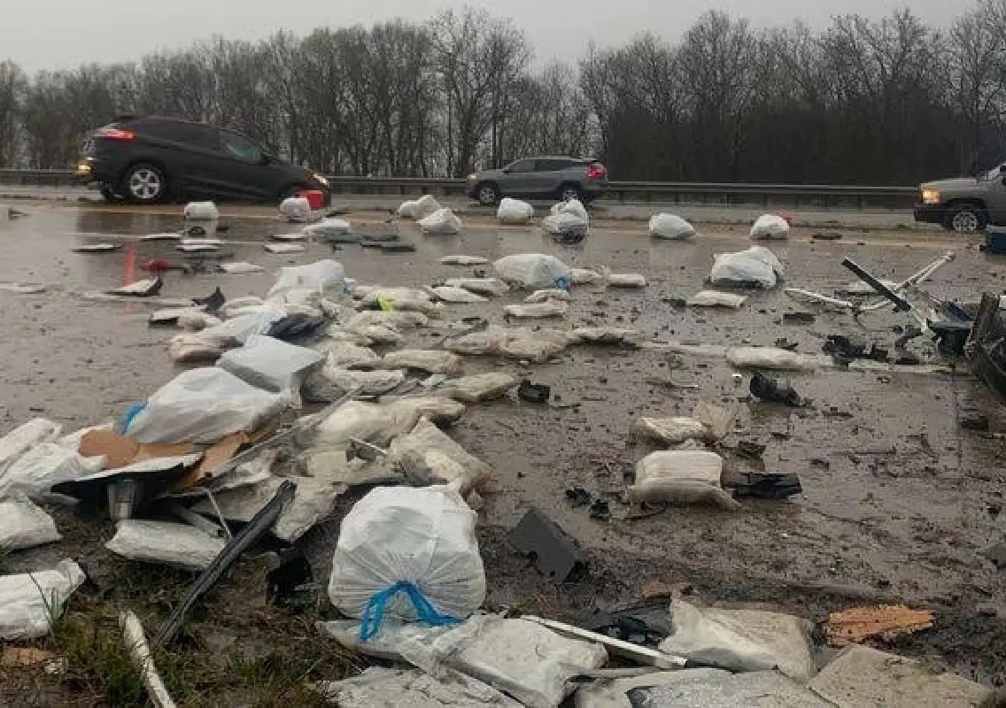 Nearly 500 pounds of marijuana spill onto Missouri highway after crash - News Karnataka