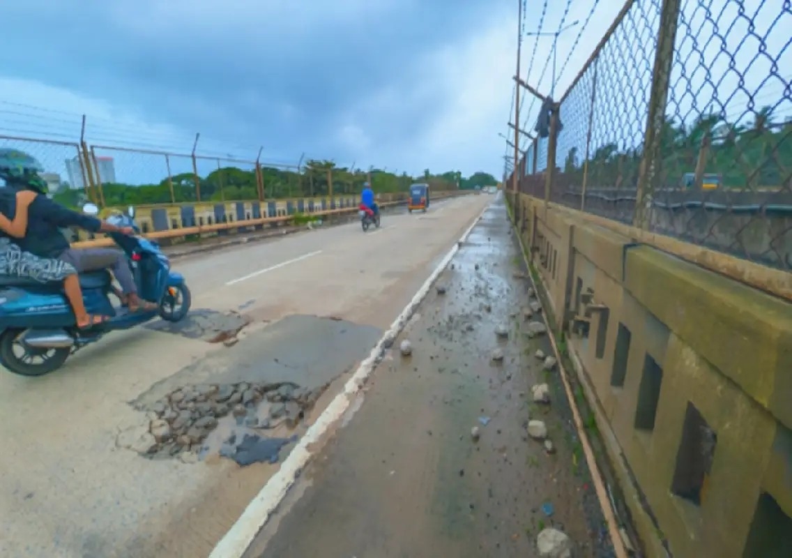 Netravati bridge stretch in Mangaluru needs urgent repairs - News Karnataka