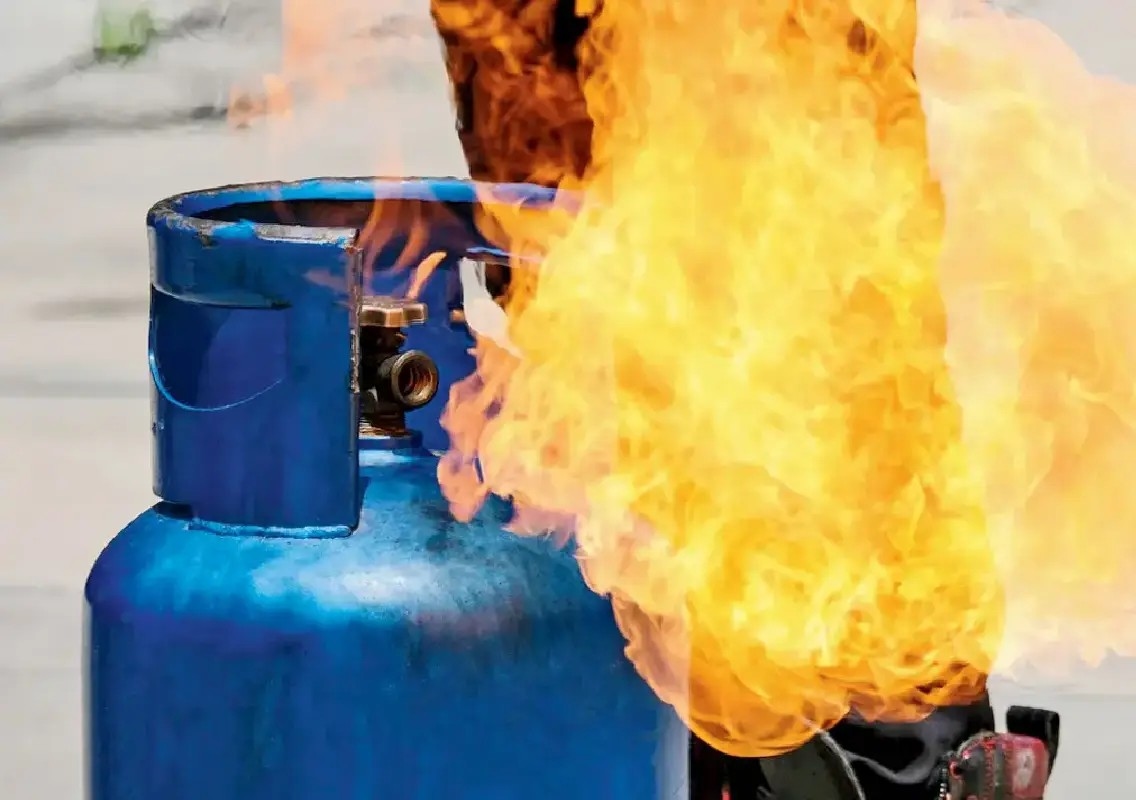 Nine migrant workers injured in suspected LPG blast at Bengaluru PG - News Karnataka