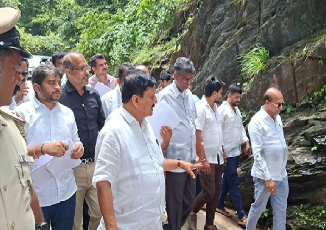 PWD Minister inspects Agumbe Ghat Road, reviews widening plans - News Karnataka