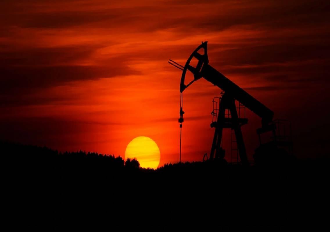 Petronet LNG shares fall on QatarEnergy supply fears - News Karnataka