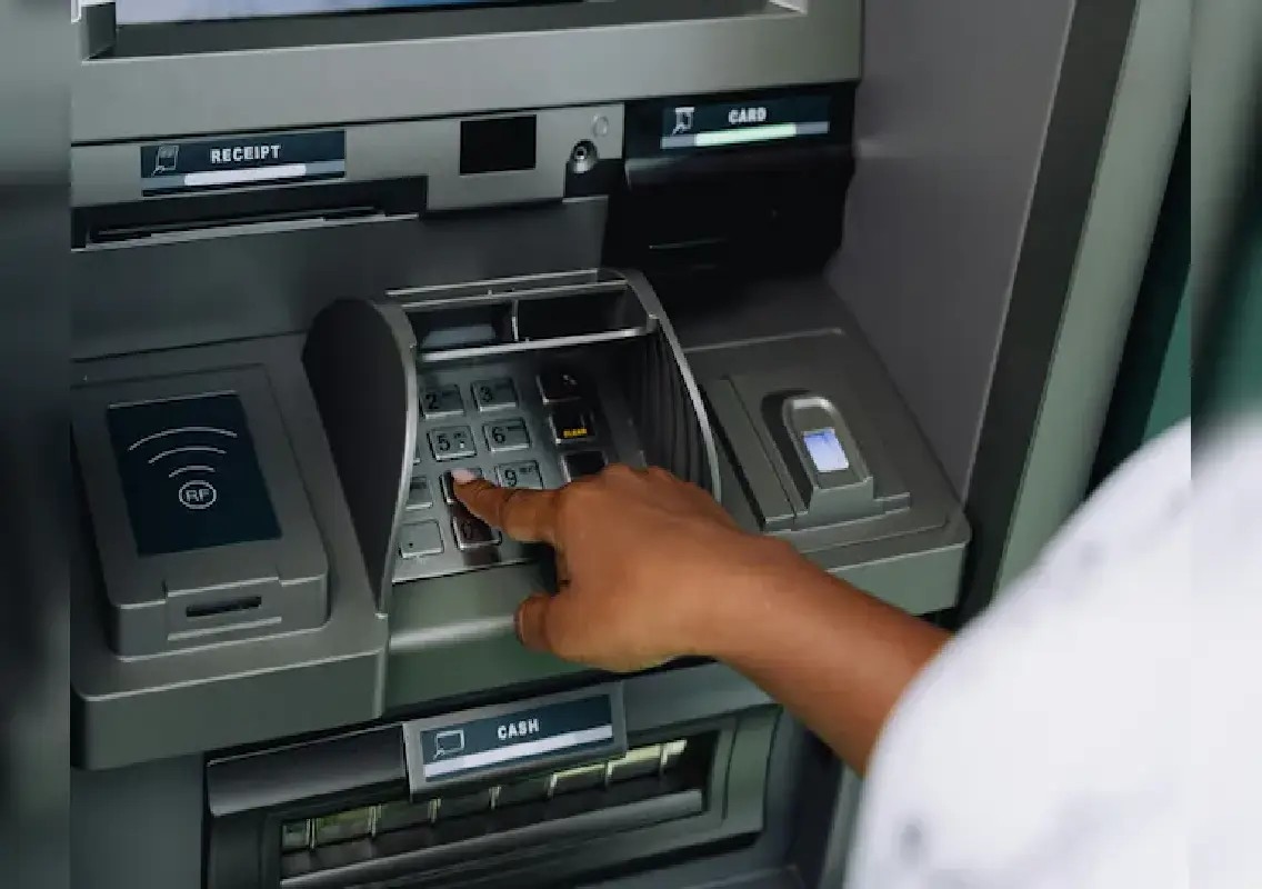 RBI reviews ATM cash availability amid shortage complaints - News Karnataka