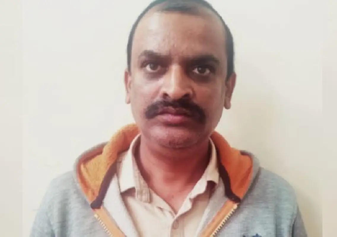 Shivamogga school principal caught taking ₹10,000 bribe for admission - News Karnataka