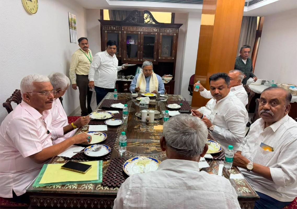 Siddaramaiah to attend AICC meet on cabinet expansion - News Karnataka