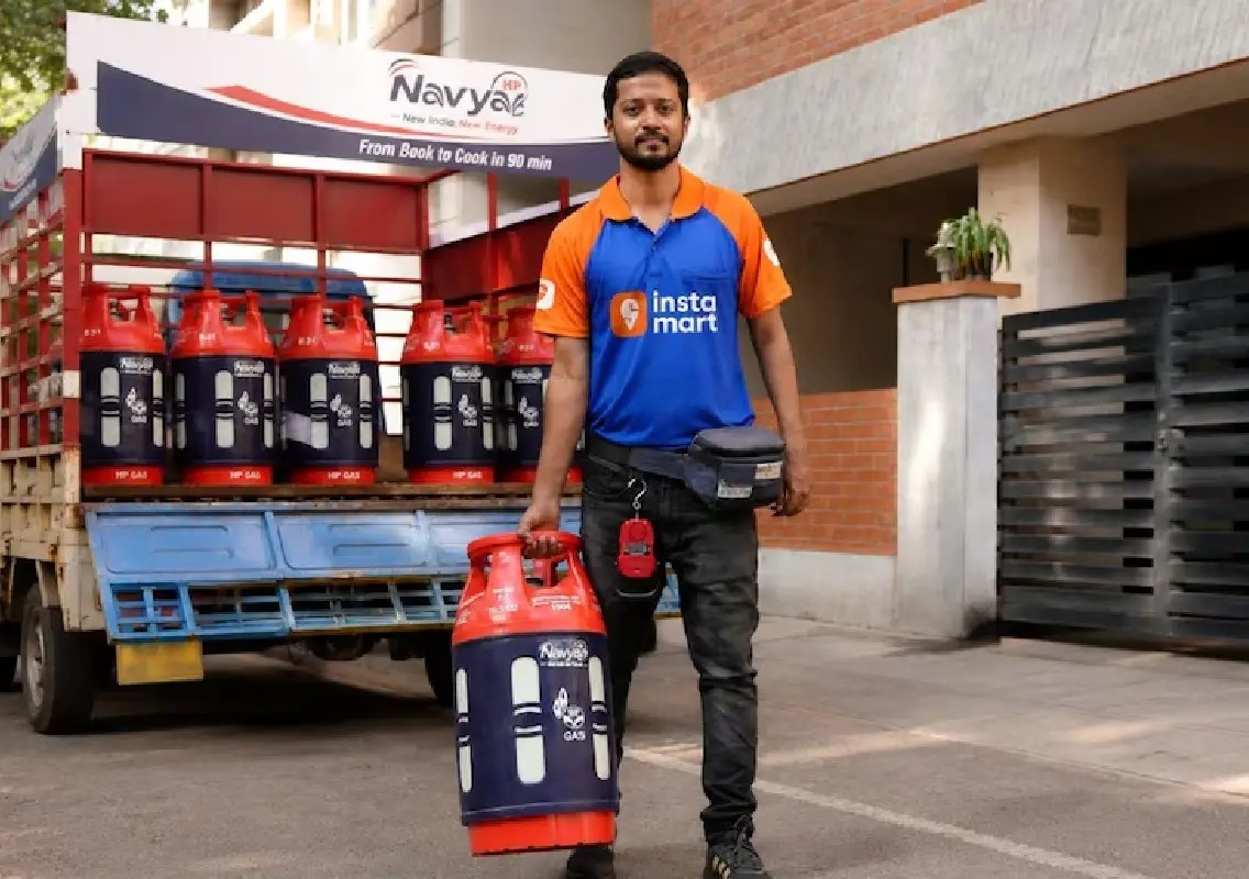 Swiggy Instamart launches 10-minute LPG cylinder delivery in Bengaluru - News Karnataka