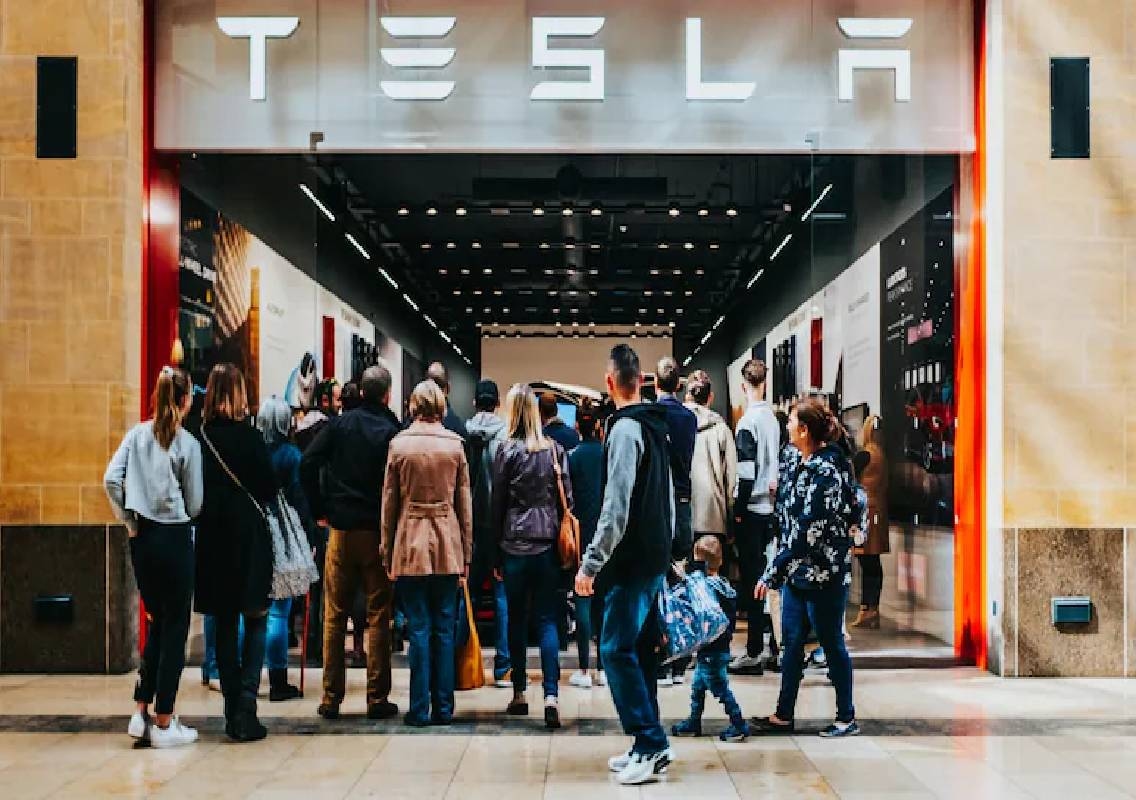 Tesla caps employee AI spending at $200 per week - News Karnataka