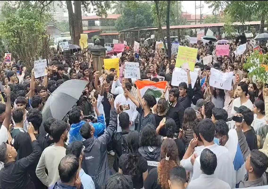 Thousands join Manipal rally against NEET, seek Union minister's resignation: WATCH - News Karnataka