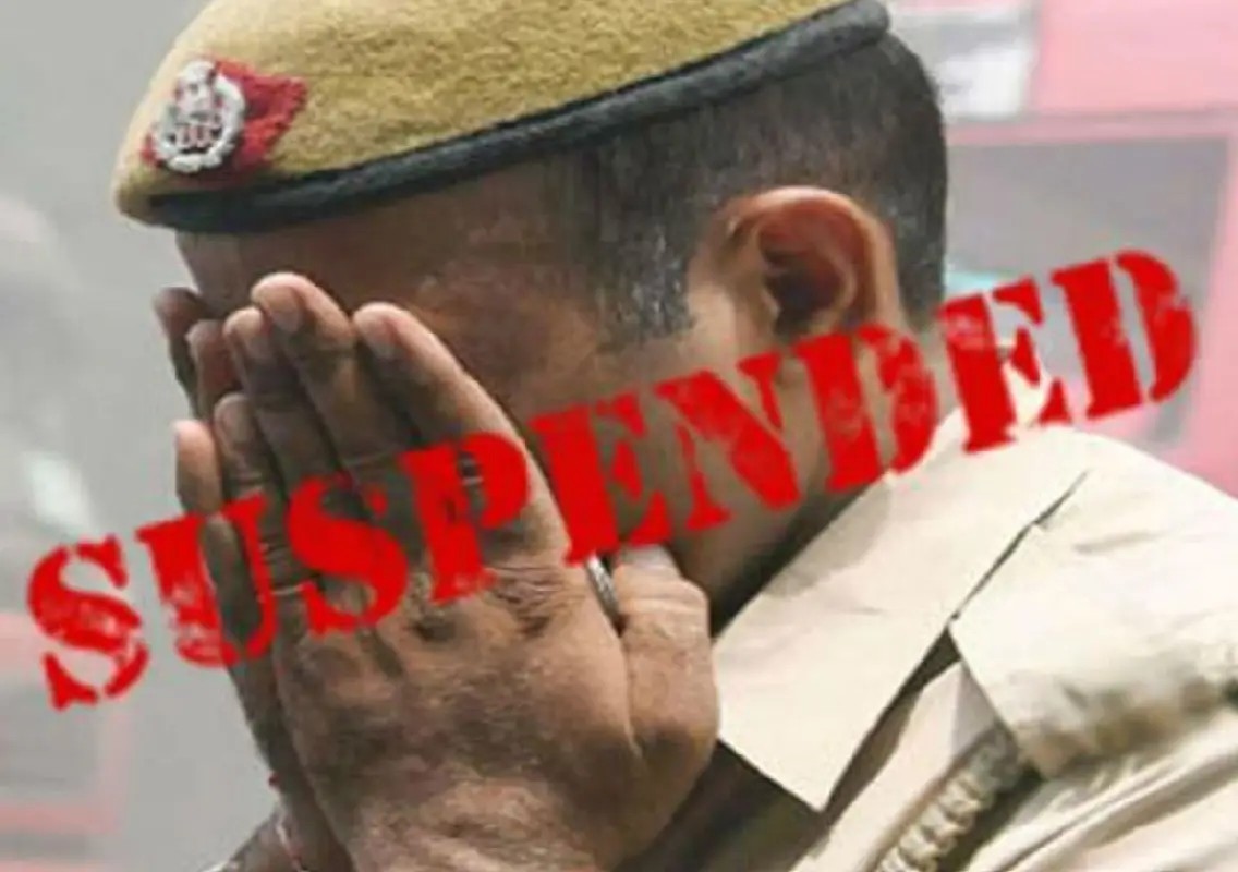 Traffic cop suspended after ₹5,000 bribe allegation in lorry case - News Karnataka