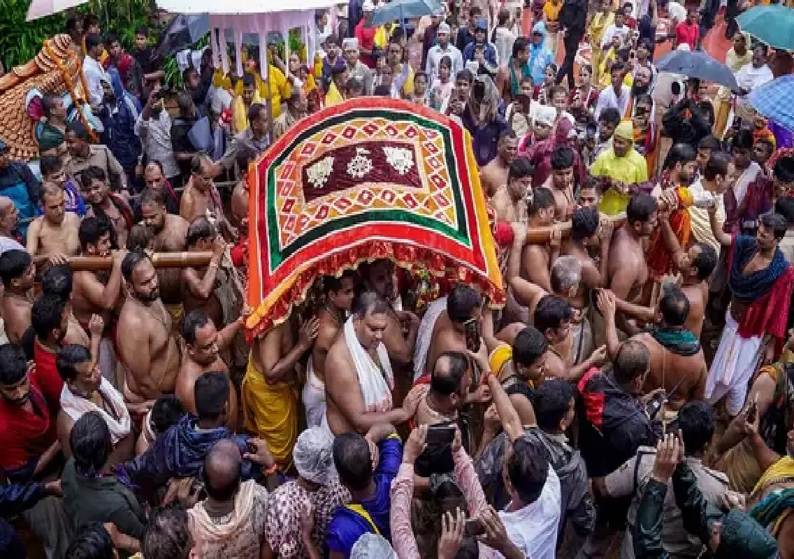 Two killed, nearly 100 hospitalised in Puri Rath Yatra crowd surge: WATCH - News Karnataka