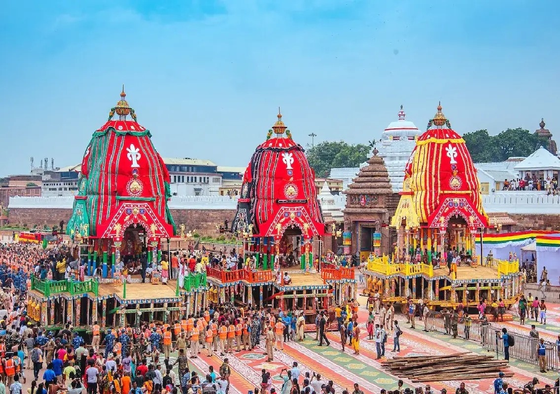Women uphold Chhera Pahanra tradition at three Jagannath temples - News Karnataka