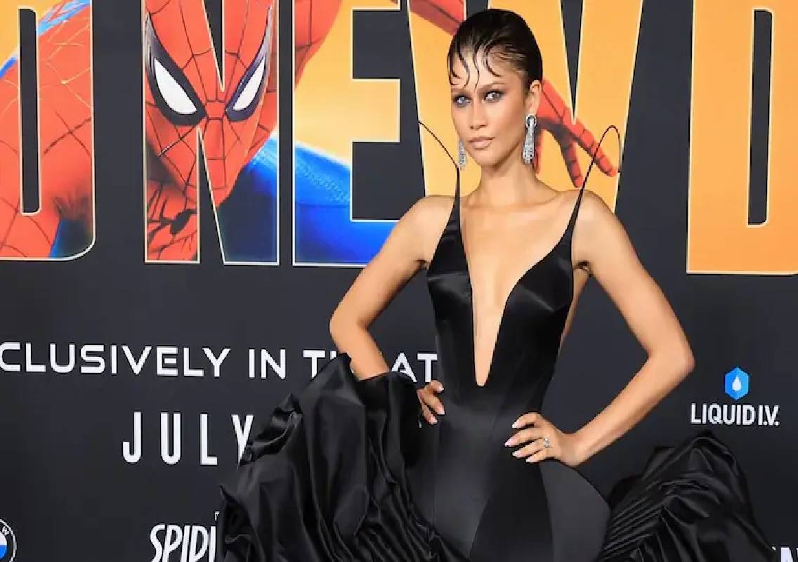 Zendaya stuns in spider-inspired gown at LA premiere - News Karnataka