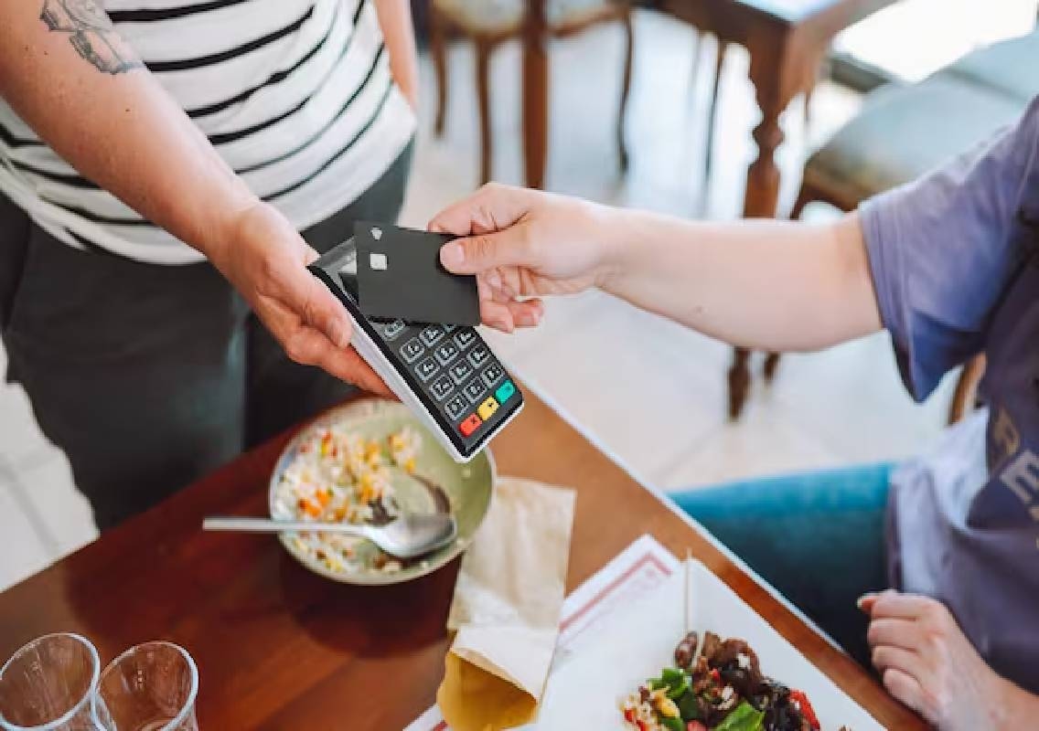 Why Government Is Cracking Down On Restaurant Service Charges - News Karnataka