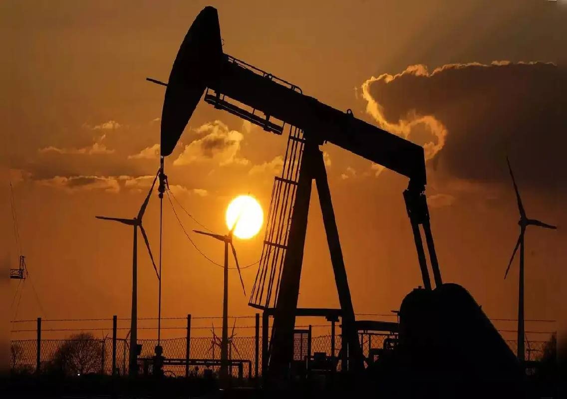 Oil prices fall 7% after US pauses Iran strikes - News Karnataka