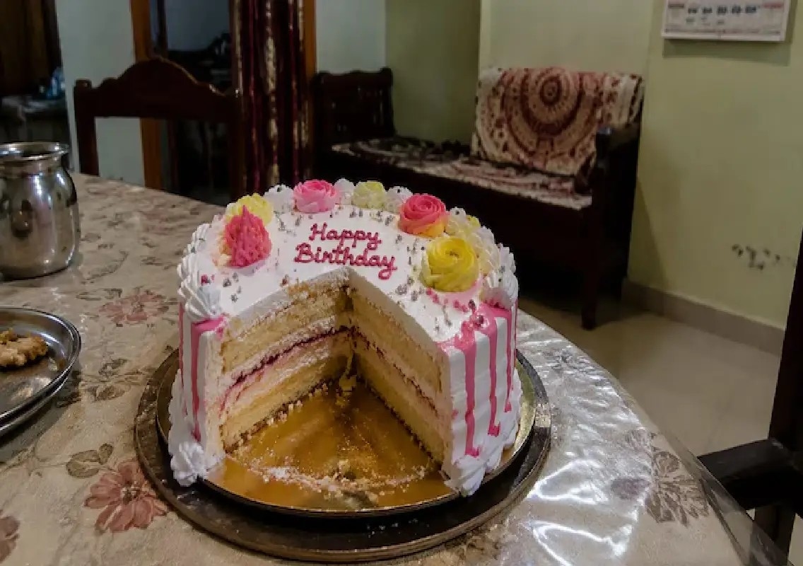 11 fall ill after eating cake containing dead lizard in Maharashtra - News Karnataka