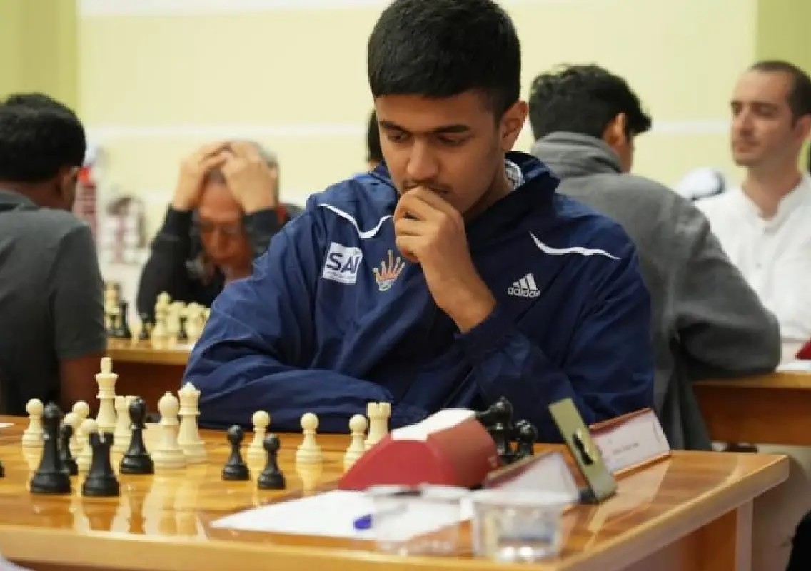 15-year-old Delhi chess player stuns world No. 1 Magnus Carlsen - News Karnataka