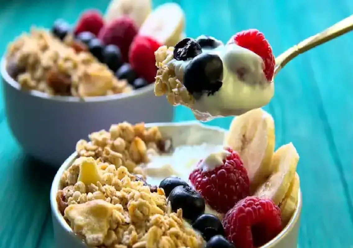 5 foods a gastroenterologist avoids for better gut health: WATCH - News Karnataka