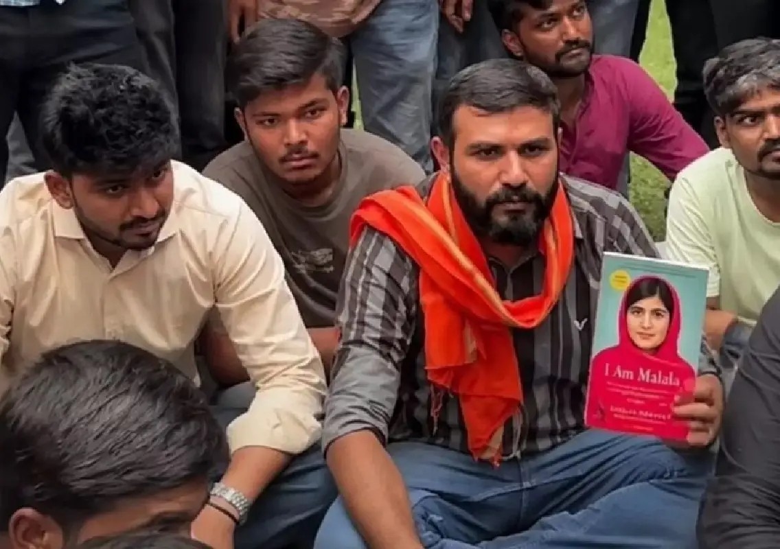 Ahmedabad reading session disrupted as Malala, Anne Frank books torn - News Karnataka