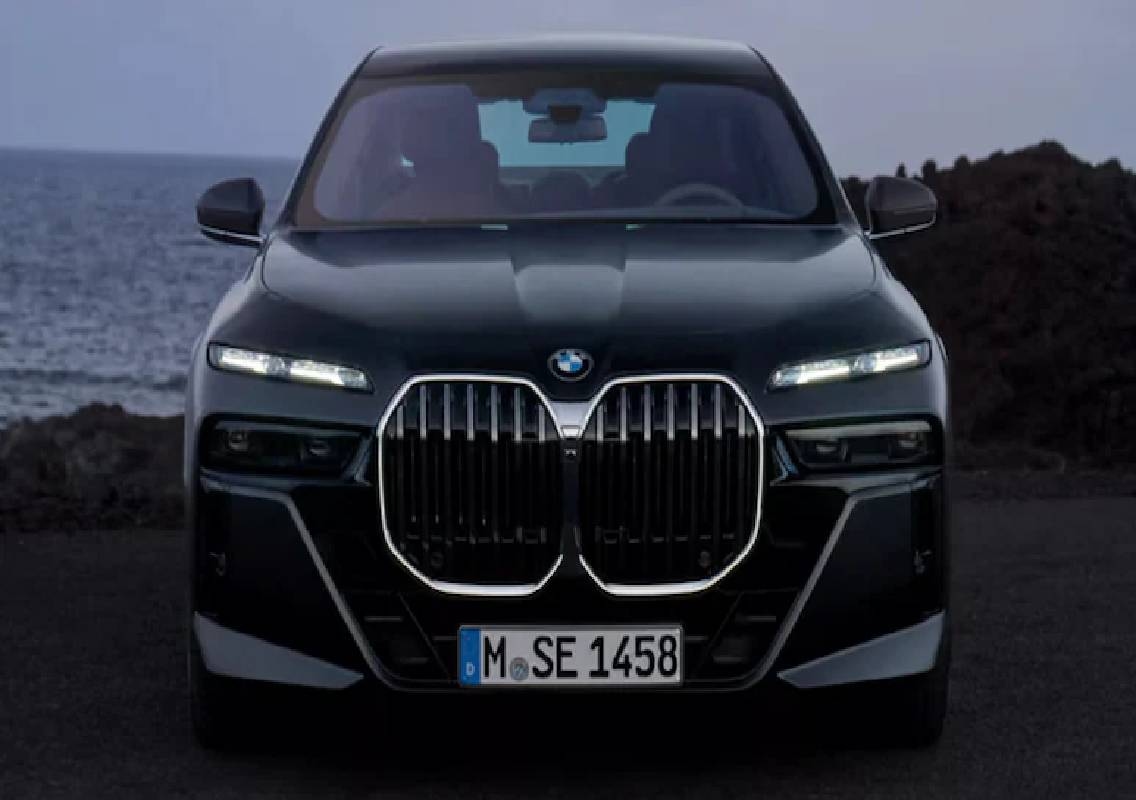 BMW opens bookings for new 7 Series and i7 in India - News Karnataka