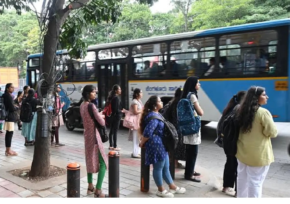 Bengaluru bus stops leave commuters confused and unsafe - News Karnataka