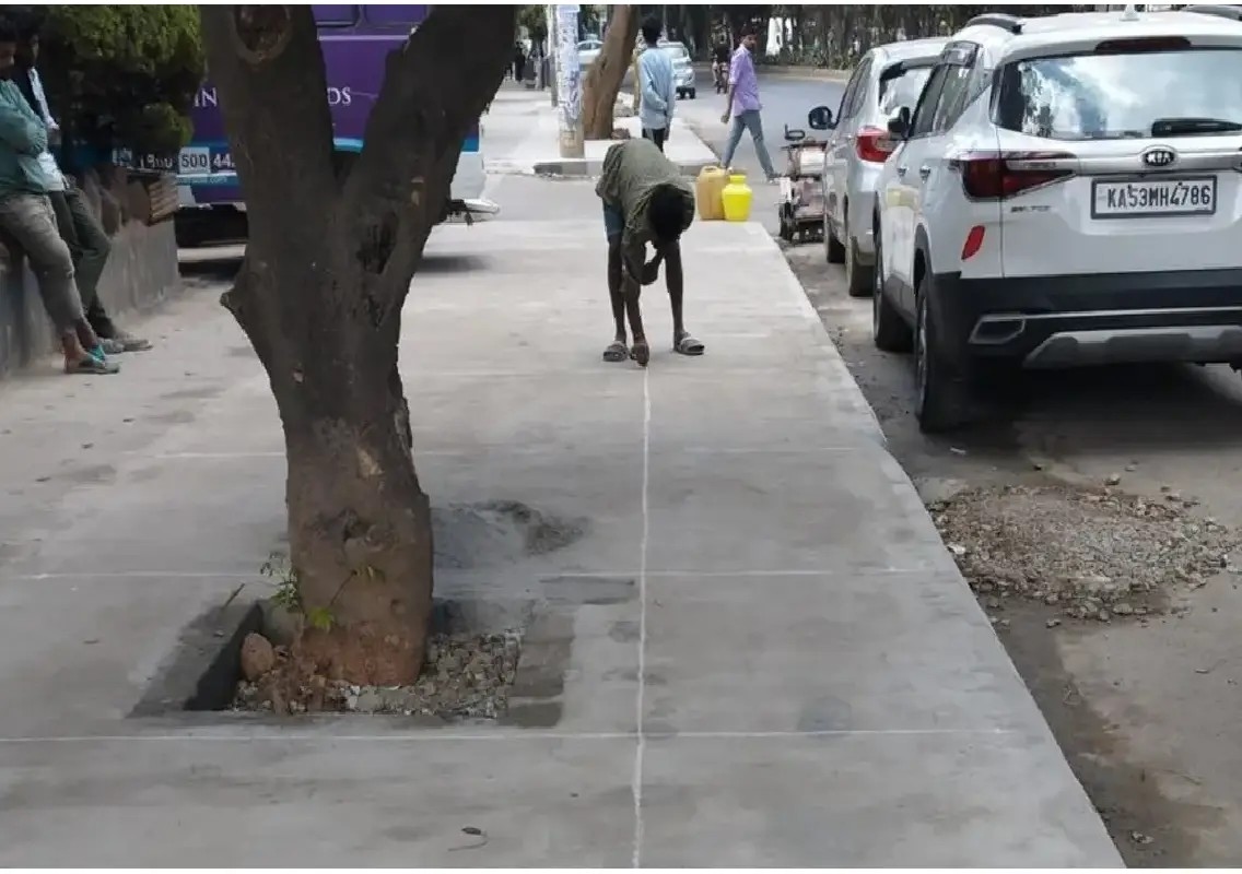 Bengaluru footpaths face a familiar test after civic clearances - News Karnataka