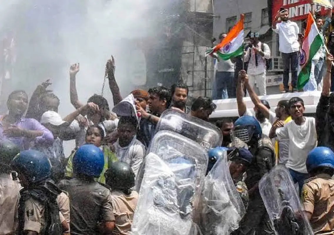 Bihar student protest turns tense as police use water cannons - News Karnataka