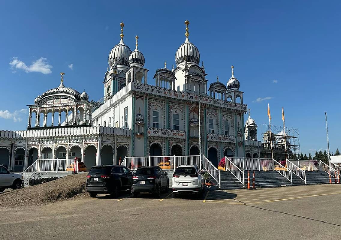 Edmonton gurdwara stabbing: 2 injured, hate probe underway - News Karnataka