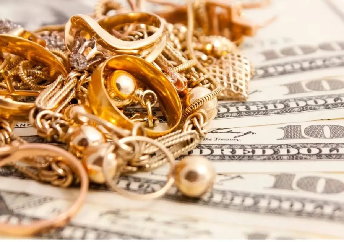 Gold fraud victims attack restaurant over delayed recovery - News Karnataka