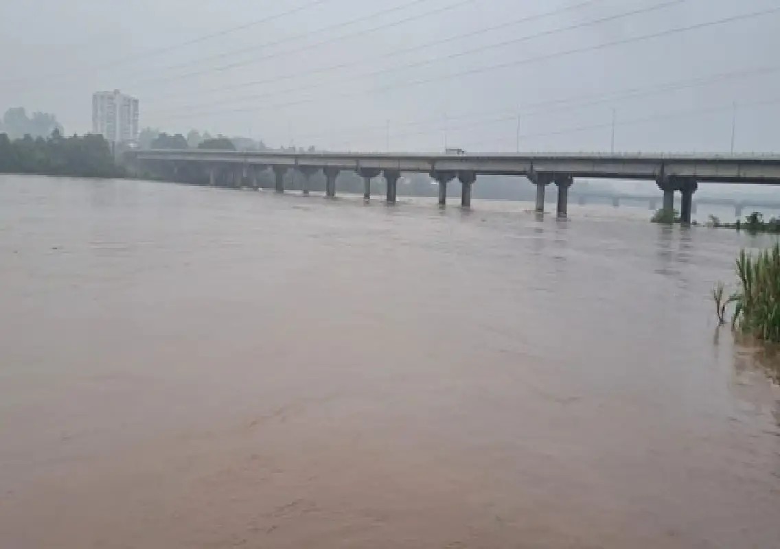 Heavy rain batters Beltangady, floods roads and triggers landslide - News Karnataka