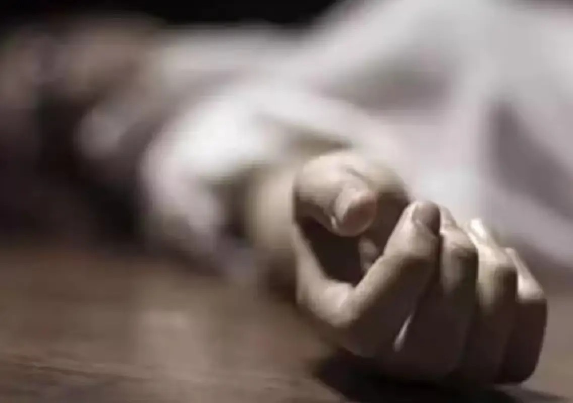Husband flees after wife found dead in Bengaluru home - News Karnataka