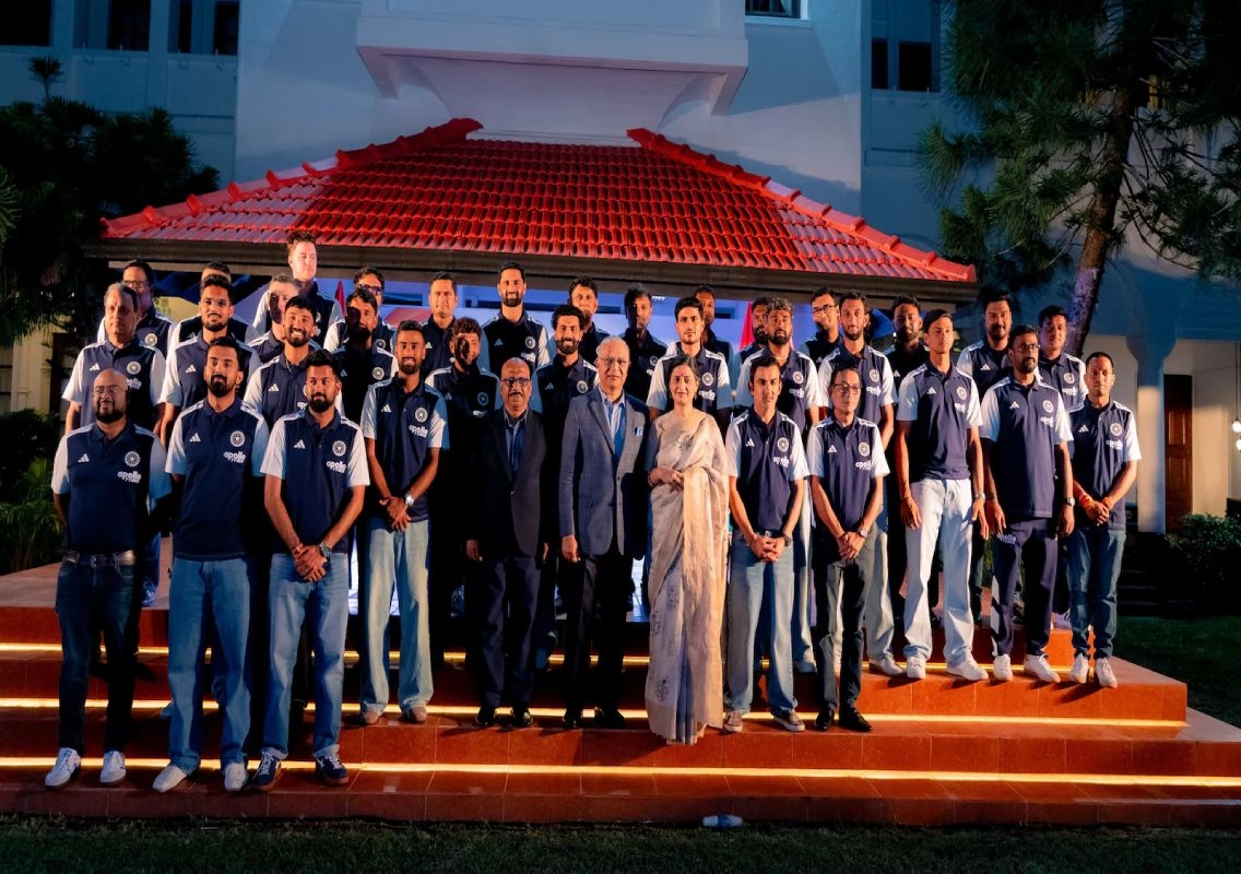 Santosh Jha hosts Team India ahead of Colombo Test - News Karnataka