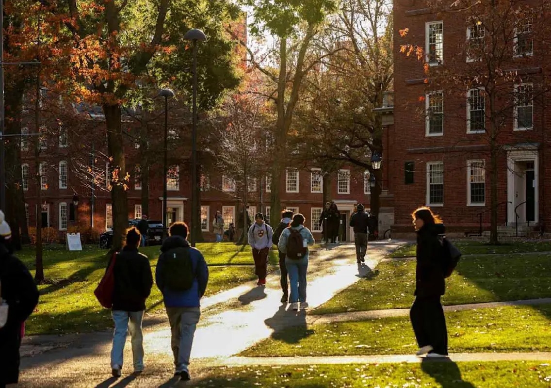 Indian students rethink study abroad as overseas rules tighten - News Karnataka