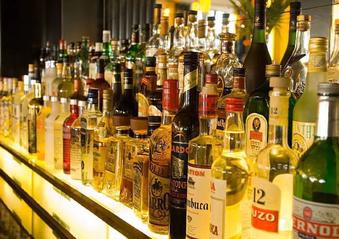 Karnataka bar licence auction falls short of Rs 1,000-crore target - News Karnataka