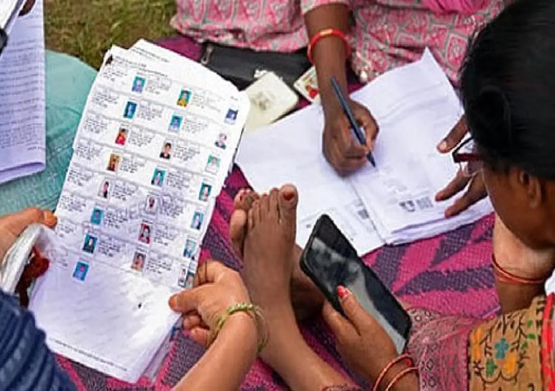 Karnataka begins issuing 43.81 lakh SIR notices amid voter roll errors - News Karnataka
