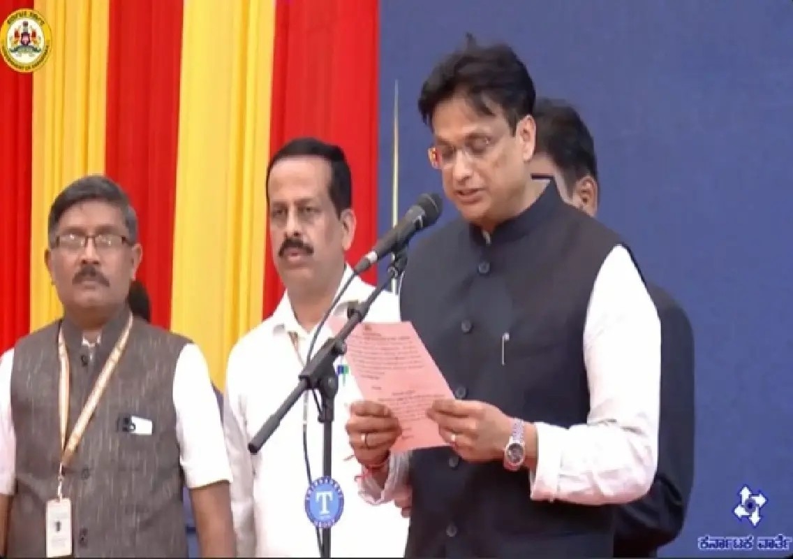 Karnataka expands Cabinet; 20 new ministers take oath: WATCH - News Karnataka