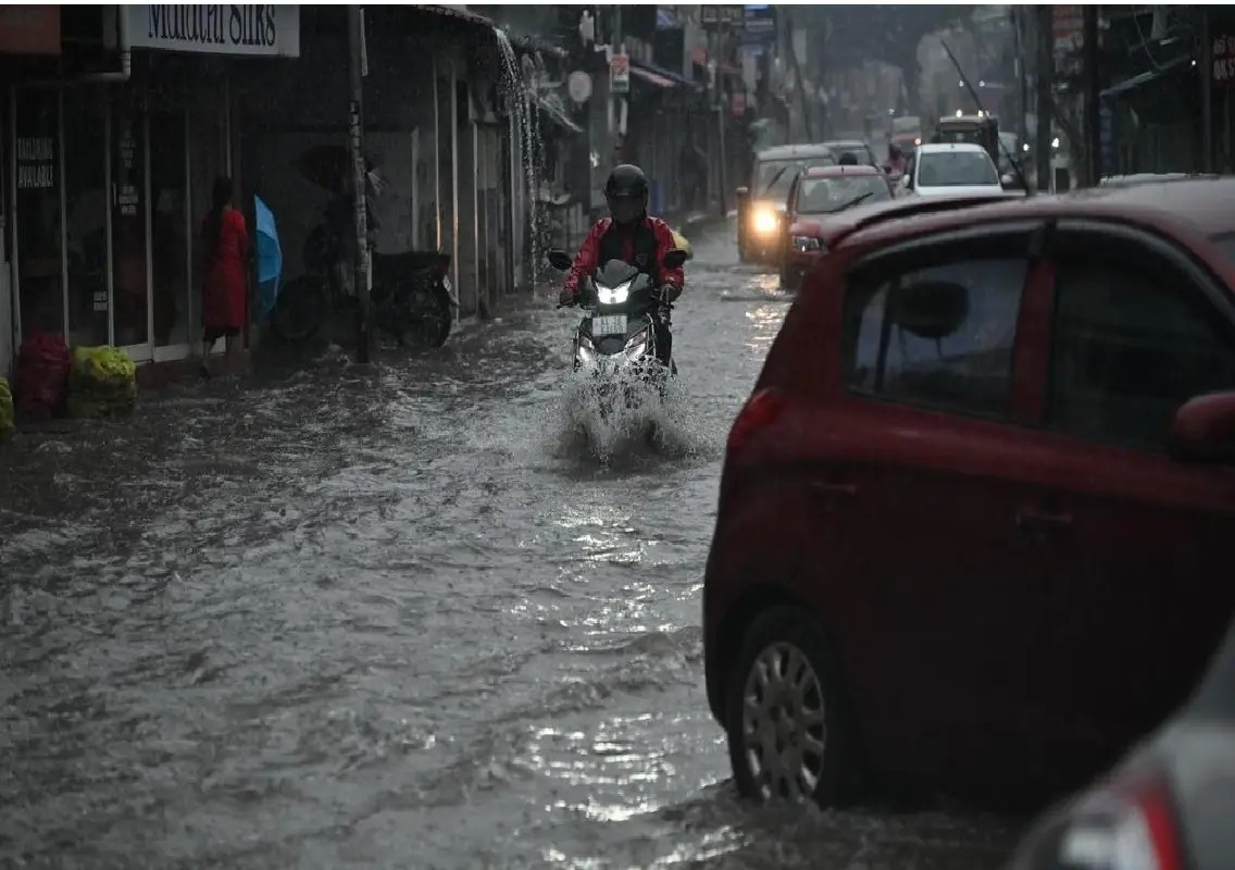 Kerala rains intensify as IMD issues red alert for seven districts - News Karnataka
