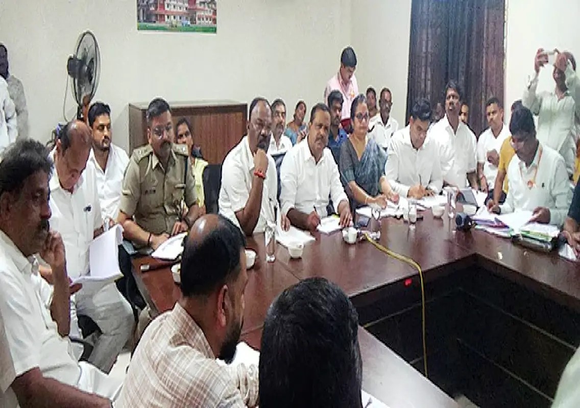 Khader orders swift relief for rain-hit families in Kaup - News Karnataka