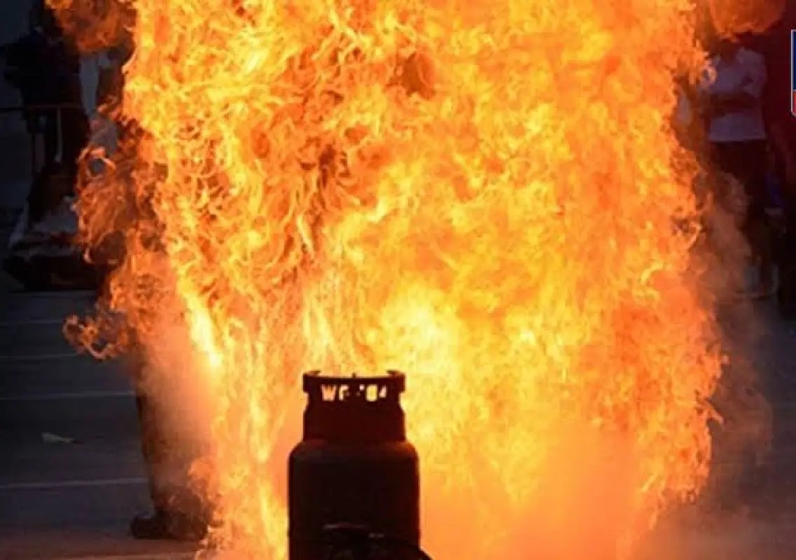 LPG leak sparks explosion, three of family injured in Moodbidri - News Karnataka