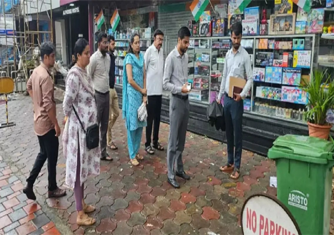 Mangaluru civic commissioner inspects waste black spots, directs action - News Karnataka
