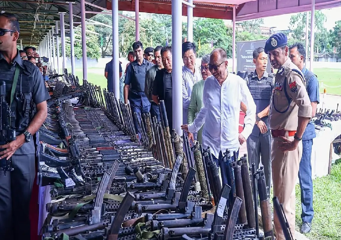 Manipur CM gives 15-day deadline to surrender illegal weapons - News Karnataka