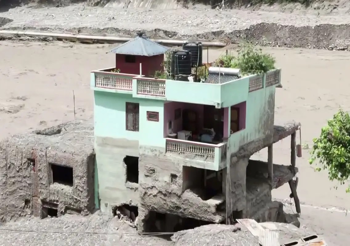 Mint-green house stands amid Nepal flood devastation: WATCH - News Karnataka