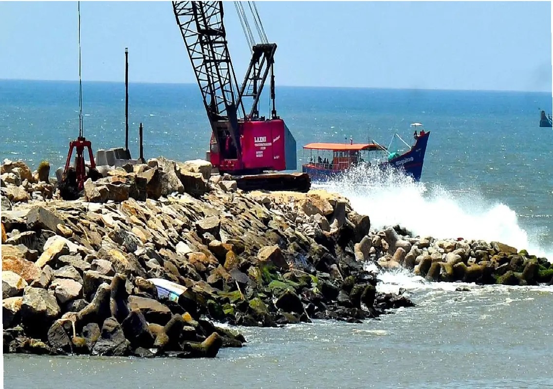 Missing fisherman’s body found eight days after sea tragedy - News Karnataka