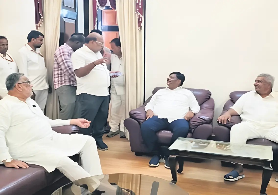 Mysuru Congress leaders meet amid fresh speculation over power equations - News Karnataka