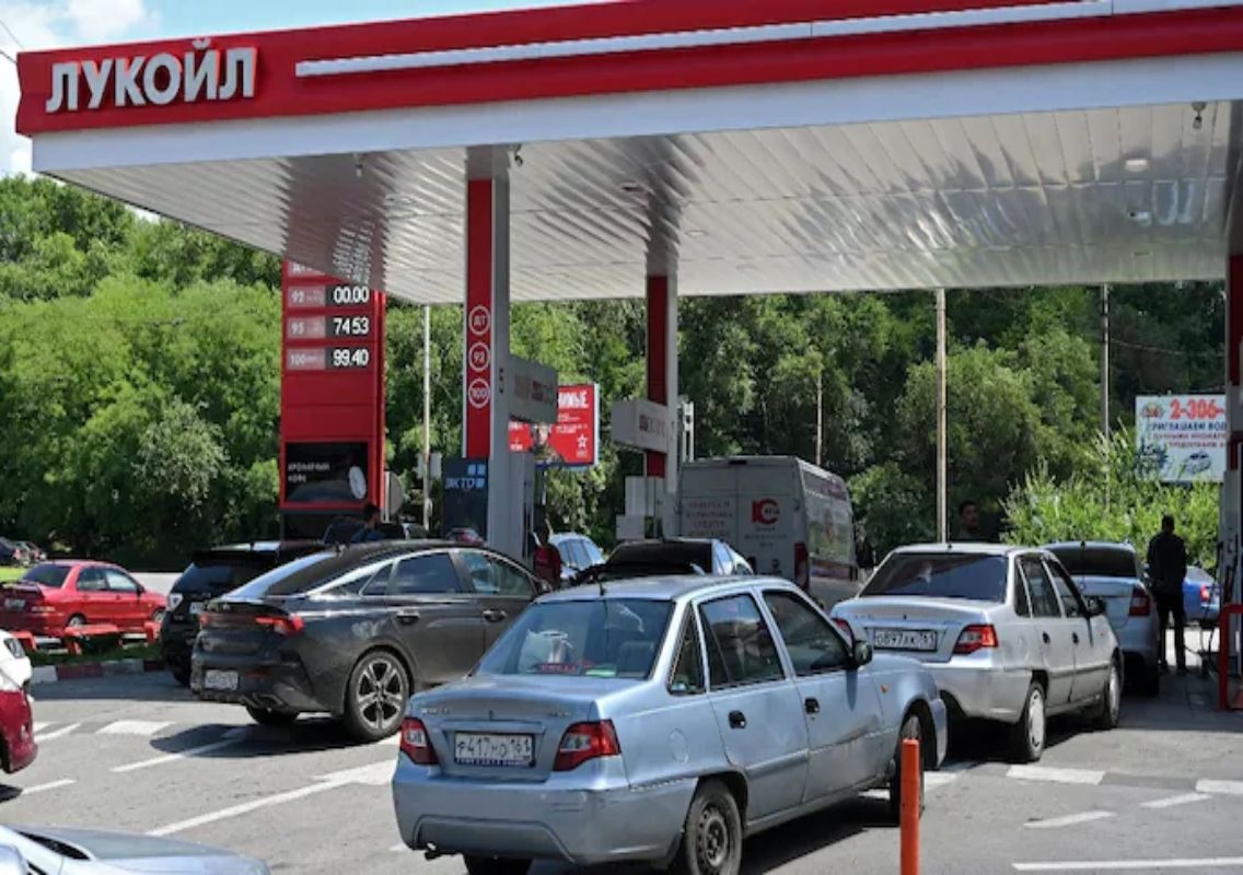 Russia imports petrol from India amid refinery crisis - News Karnataka