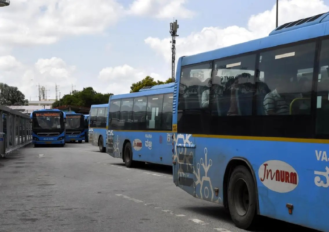Police seek free BMTC travel for plainclothes officers on duty - News Karnataka