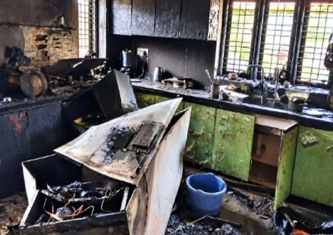 Refrigerator explosion damages house in Kadaba, woman escapes - News Karnataka