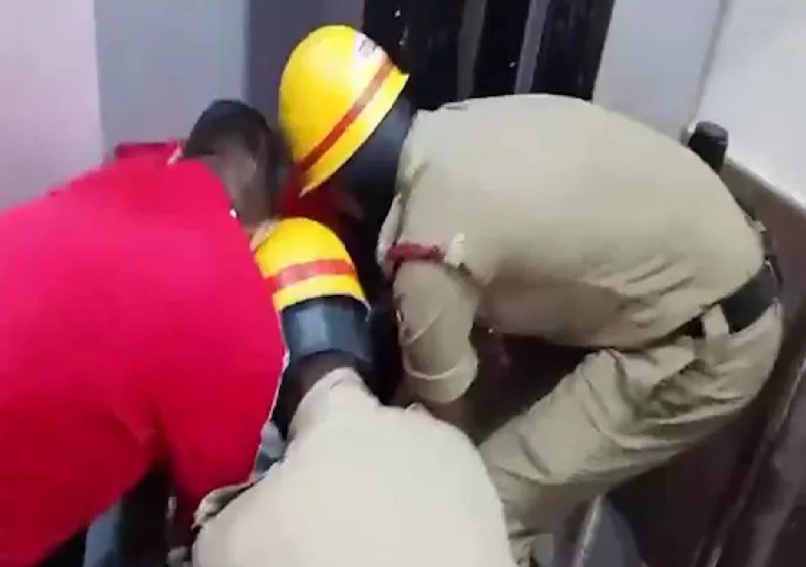 Retired engineer dies in Shivamogga temple lift accident - News Karnataka