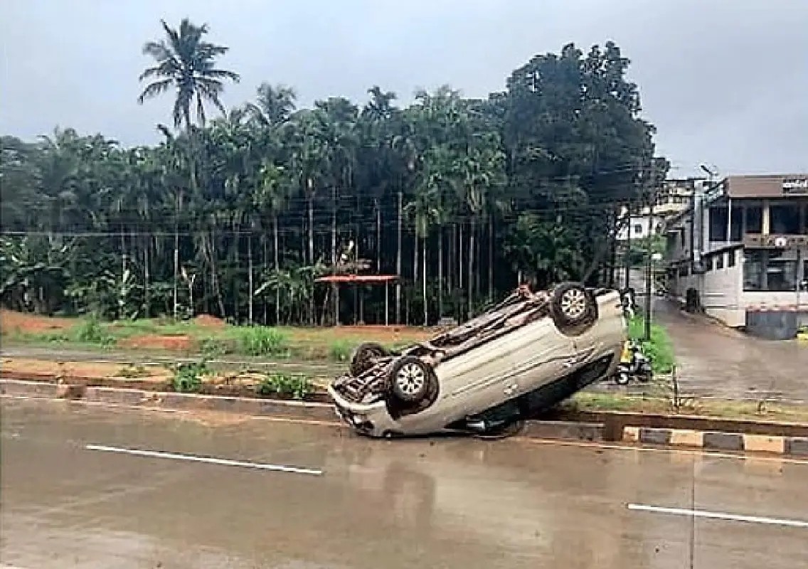 Six of family escape with minor injuries as car overturns in Bantwal - News Karnataka