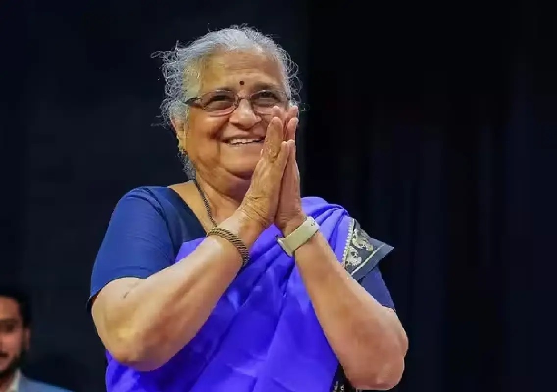 Sudha Murty’s timeless love for Mysore crepe silk wins hearts - News Karnataka