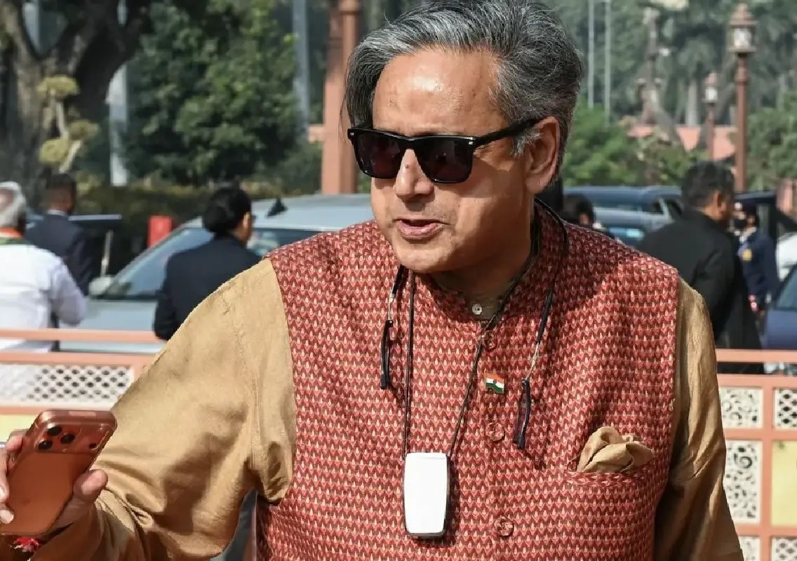 Tharoor regrets ‘drama’ remark on devastating Nepal floods - News Karnataka